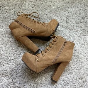 Platform Ankle Boots 👢